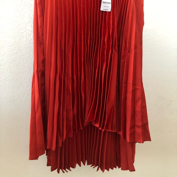 Bebe red pleated high low skirt. NWT - Picture 3 of 4
